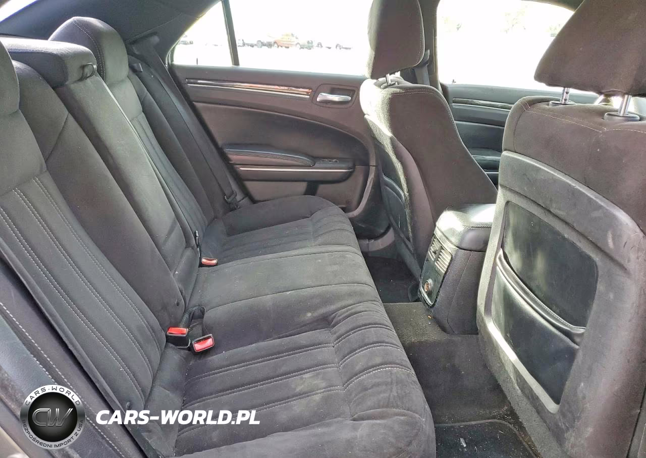 2012 Chrysler 300 S VIN:2C3CCABG8CH289573 - 10