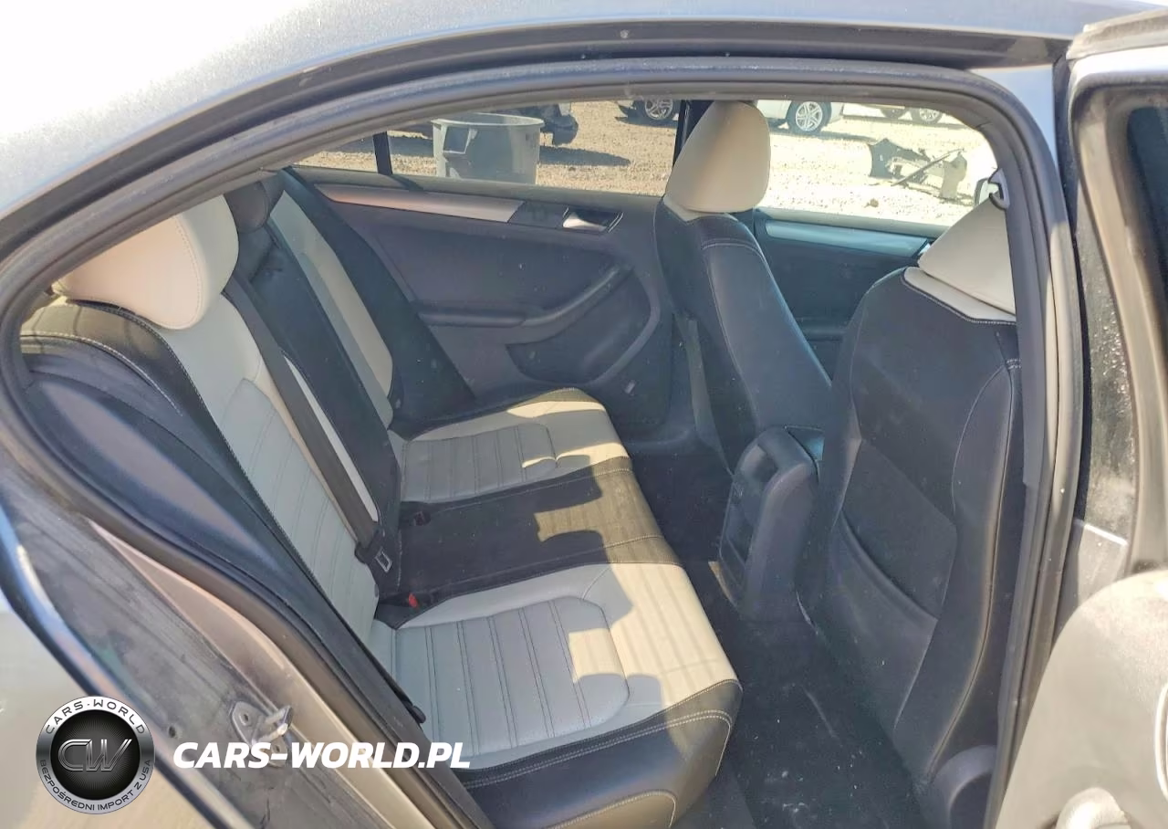 2016 Volkswagen Jetta Sport VIN:3VWD17AJ2GM295802 - 10