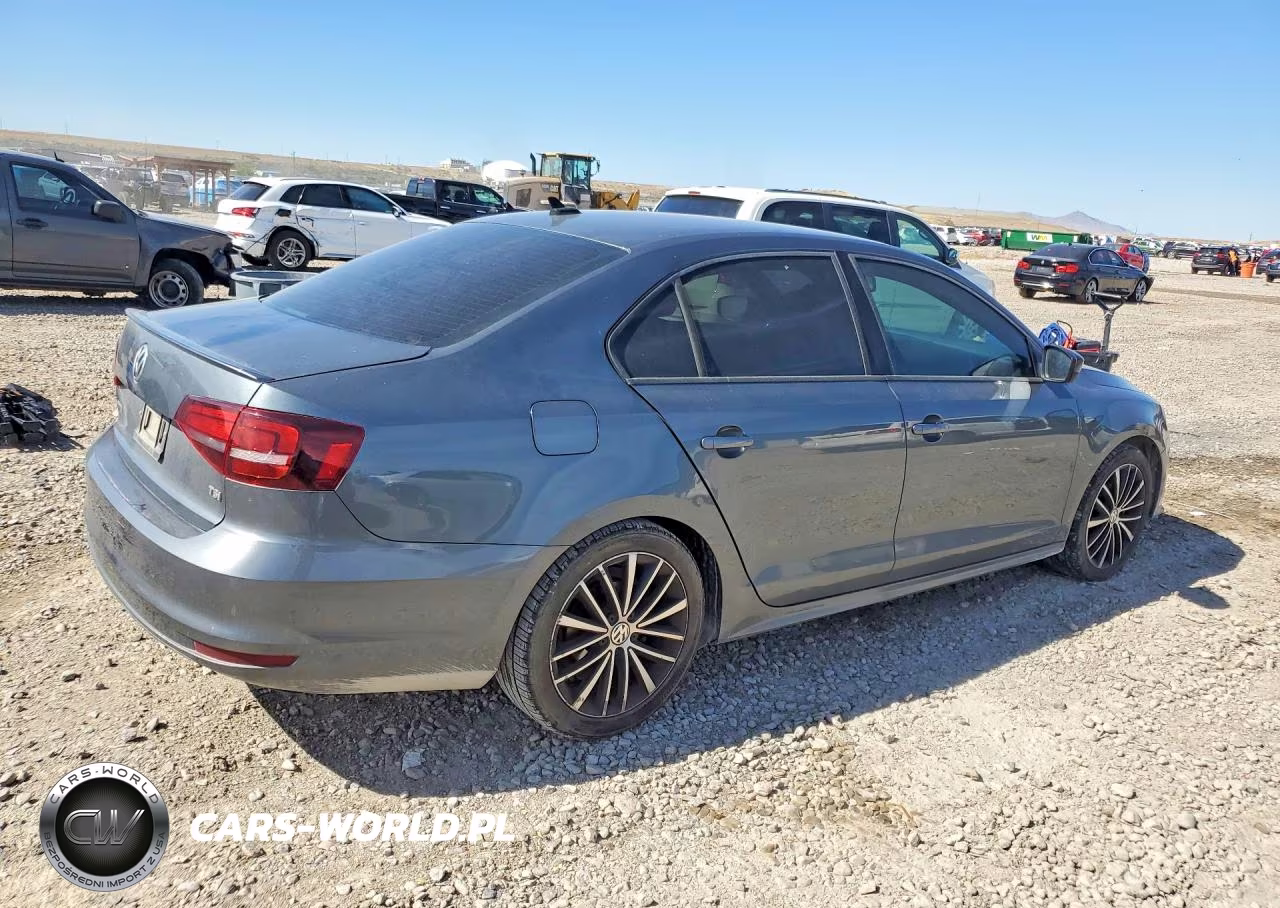 2016 Volkswagen Jetta Sport VIN:3VWD17AJ2GM295802 - 3