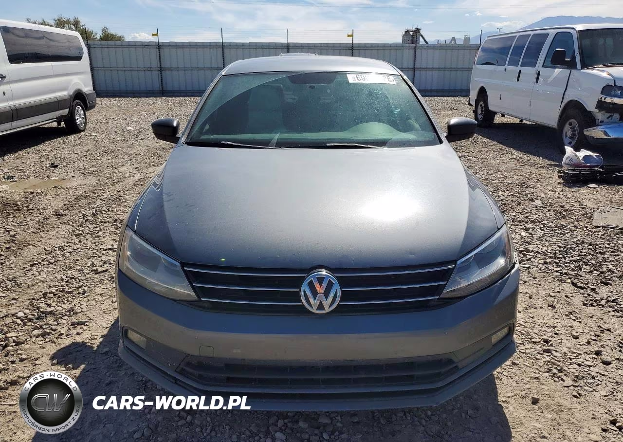 2016 Volkswagen Jetta Sport VIN:3VWD17AJ2GM295802 - 5