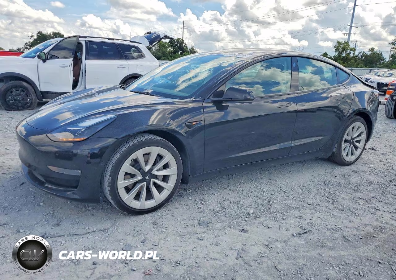 2022 Tesla Model 3 – zdjęcie 1 z 13