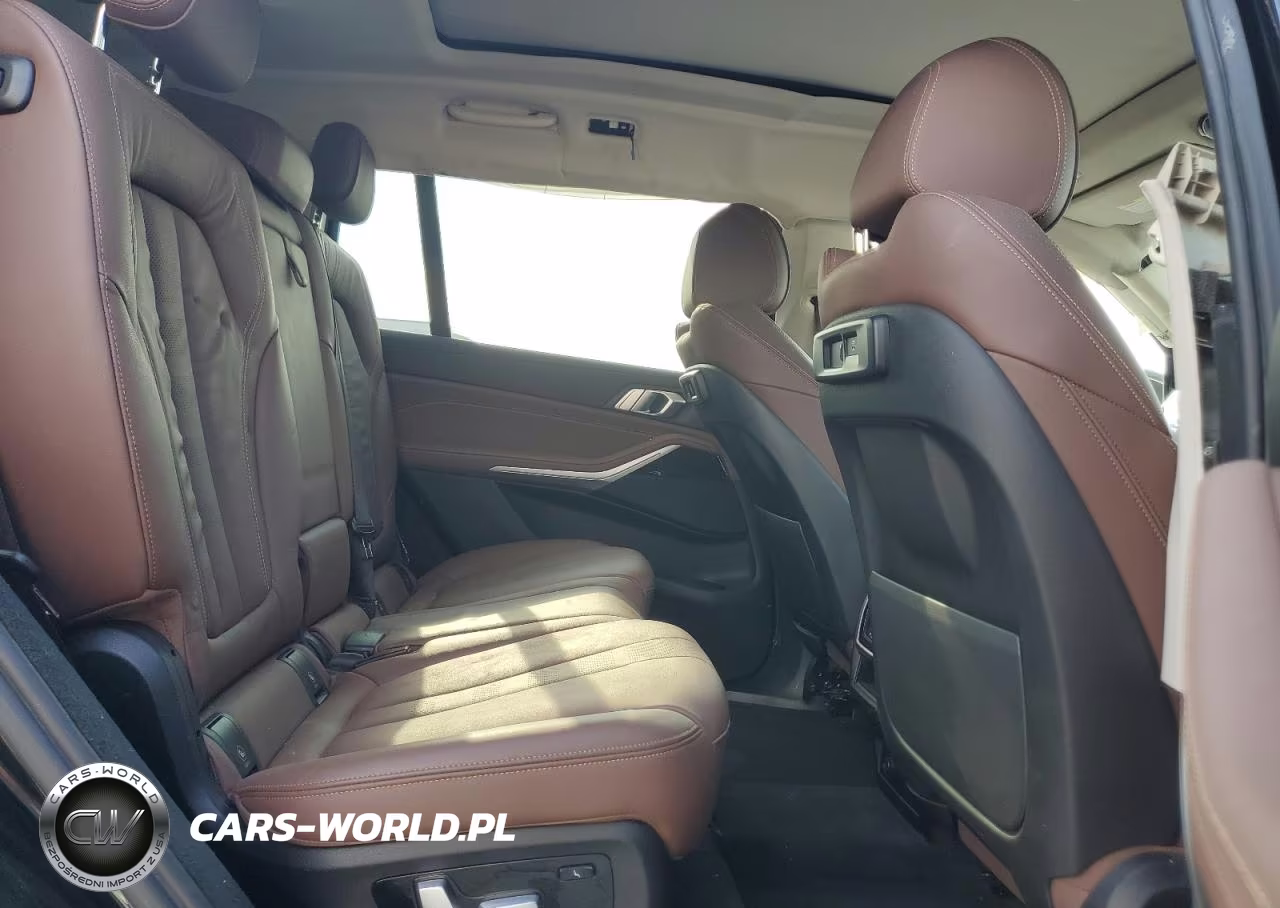 2021 BMW X7 xDrive40I VIN:5UXCW2C0XM9F32300 - 11