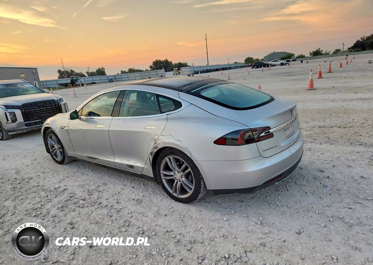 2013 Tesla Model S VIN:5YJSA1CN0DFP17301 - 2