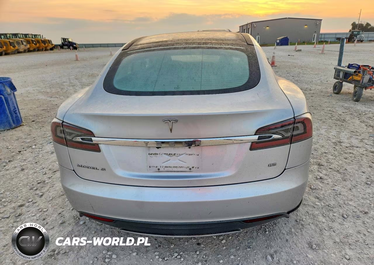 2013 Tesla Model S VIN:5YJSA1CN0DFP17301 - 6