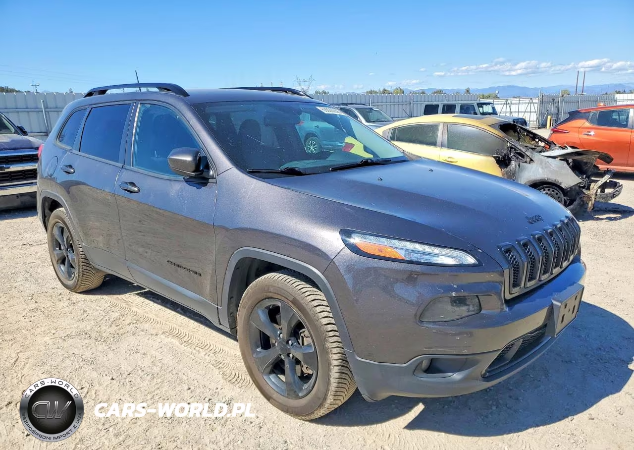 2018 Jeep Cherokee Latitude VIN:1C4PJMCB4JD586387 - 4