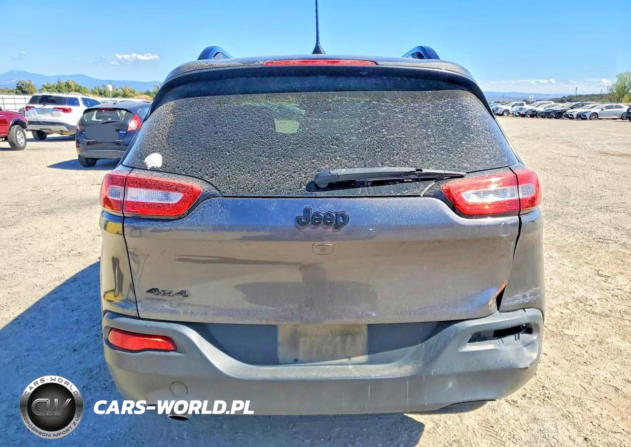 2018 Jeep Cherokee Latitude VIN:1C4PJMCB4JD586387 - 6