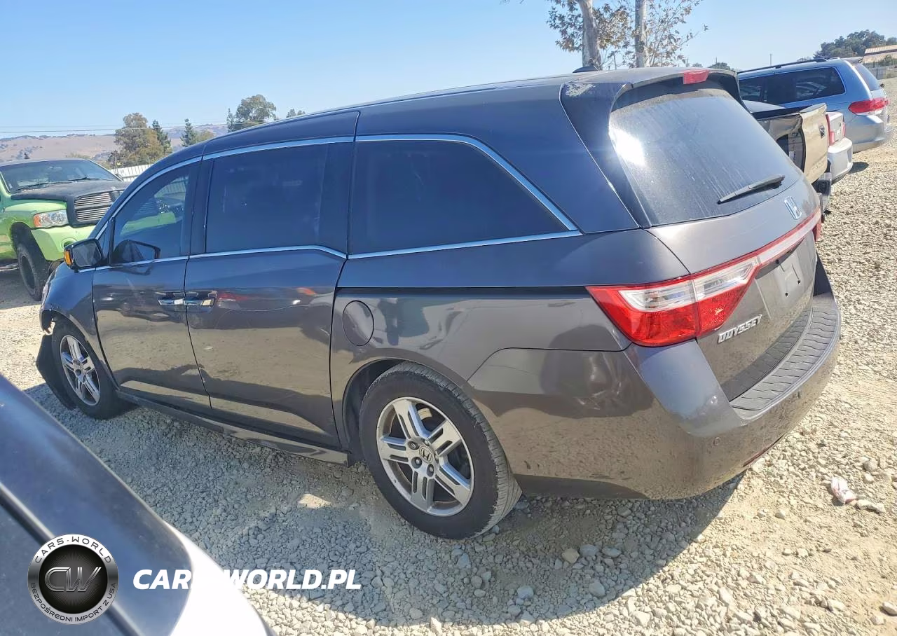 2013 Honda Odyssey Touring VIN:5FNRL5H95DB015177 - 2