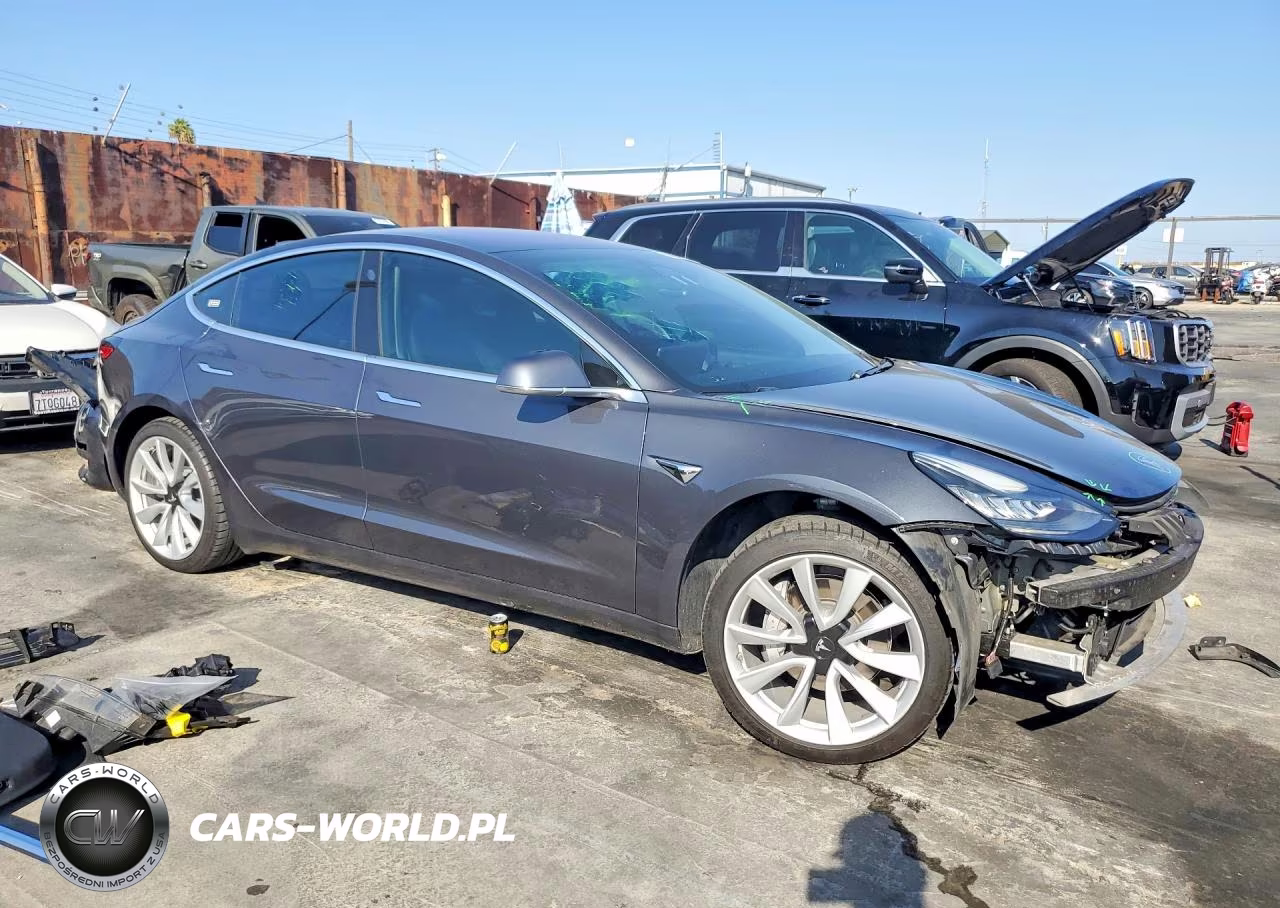 2018 Tesla Model 3 VIN:5YJ3E1EA9JF011992 - 4
