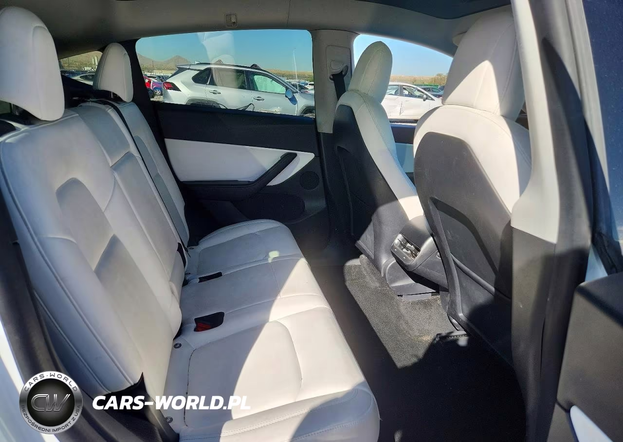 2021 Tesla Model Y VIN:5YJYGDEE9MF076057 - 10