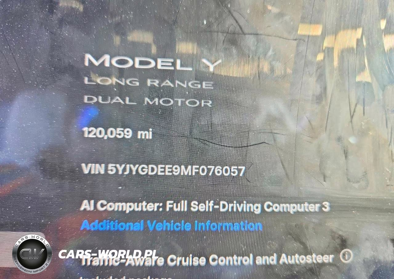 2021 Tesla Model Y VIN:5YJYGDEE9MF076057 - 9