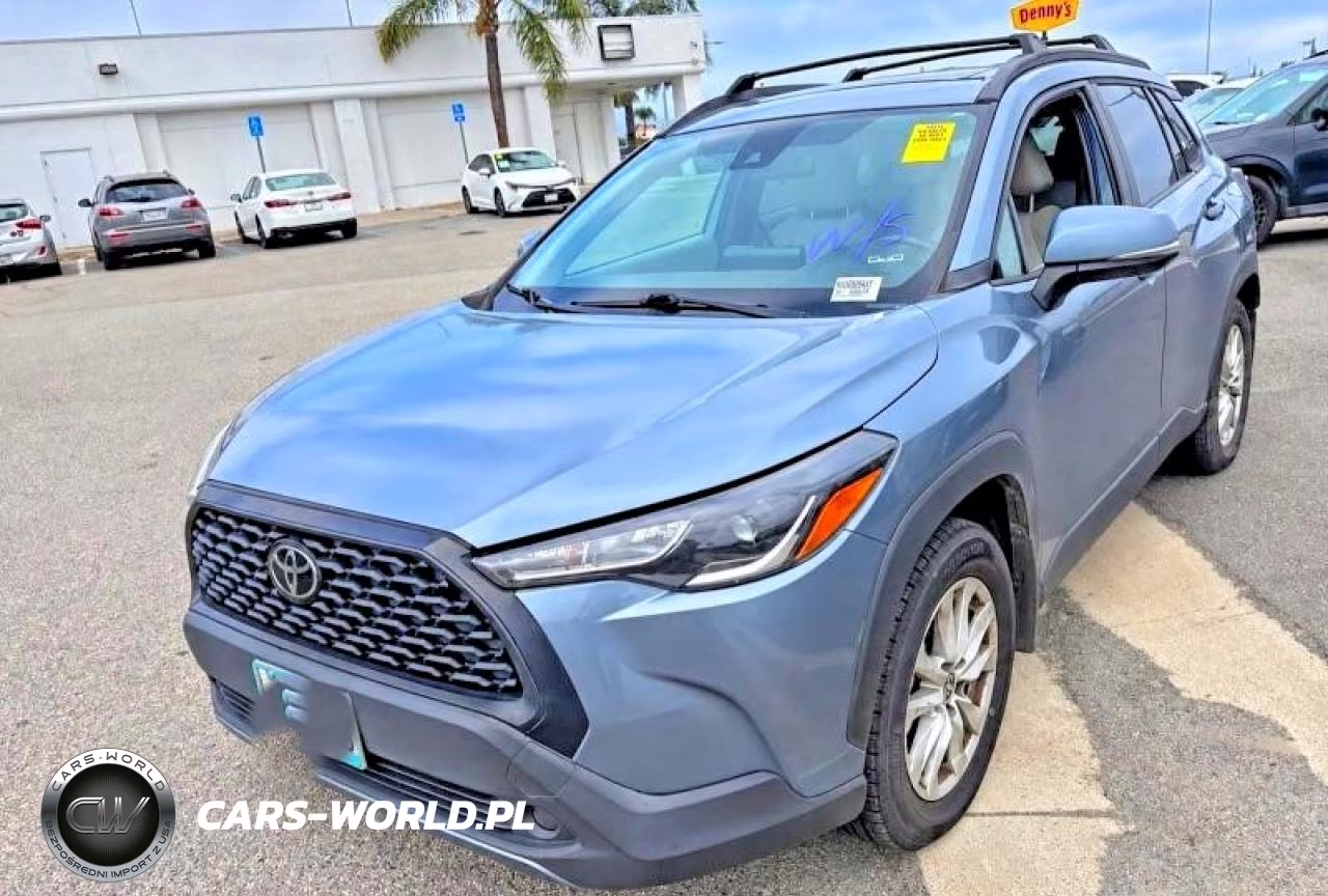 2022 Toyota Corolla Cross Le VIN:7MUBAABG7NV026241 - 3