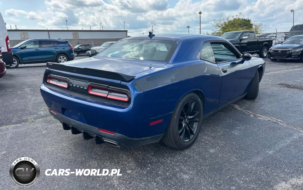 2017 Dodge Challenger Sxt VIN:2C3CDZAG6HH522547 - 4