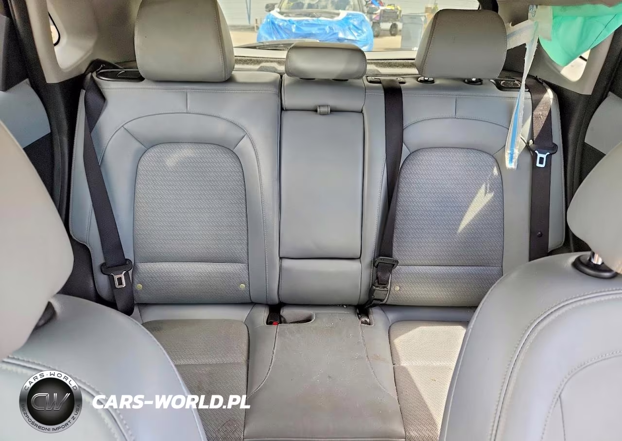 2021 Hyundai Kona Ultimate VIN:KM8K5CA56MU747411 - 10