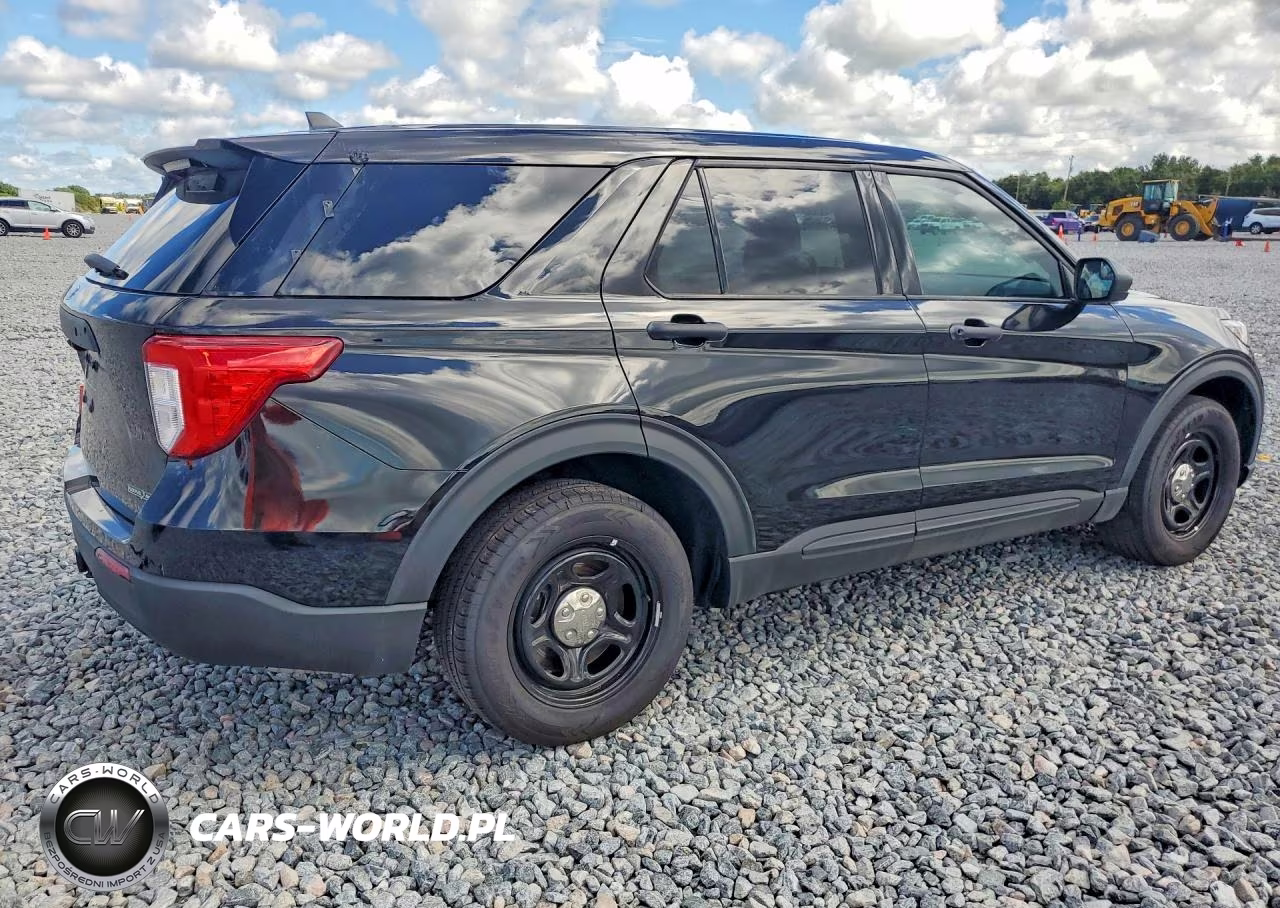 2023 Ford Explorer Police Interceptor VIN:1FM5K8AB1PGB60125 - 3