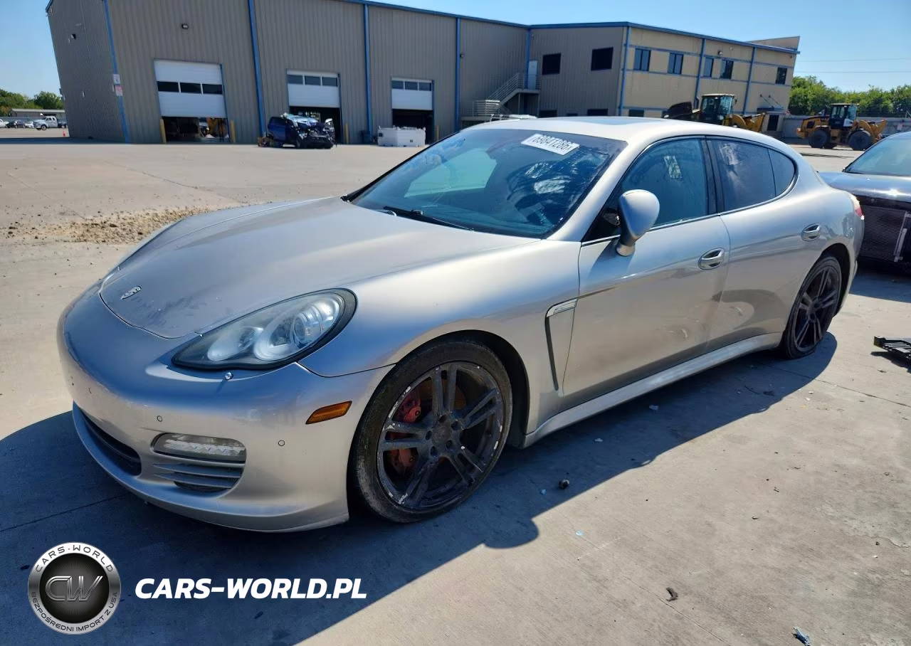 2012 Porsche Panamera 2