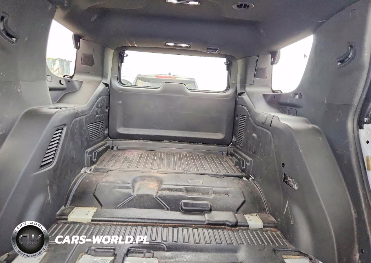 2021 Chevrolet Tahoe C1500 VIN:1GBSCLED3MR296280 - 10