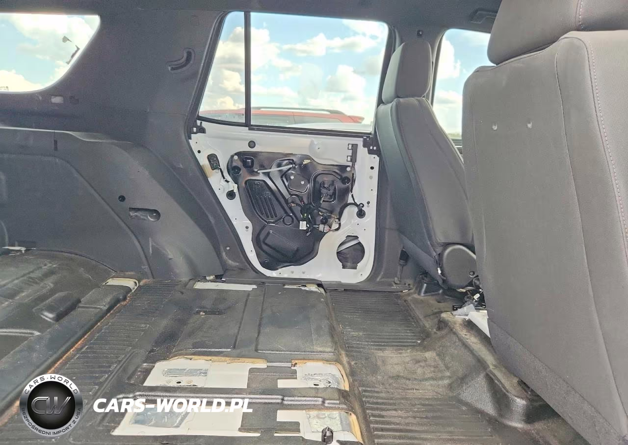 2021 Chevrolet Tahoe C1500 VIN:1GBSCLED3MR296280 - 11