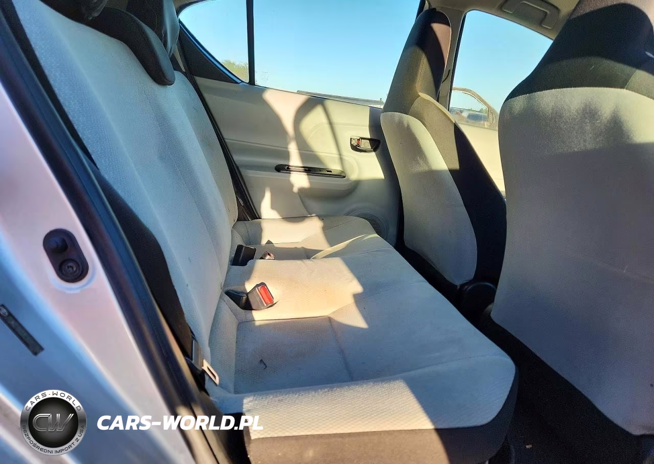 2012 Toyota Prius C One VIN:JTDKDTB33C1010784 - 10