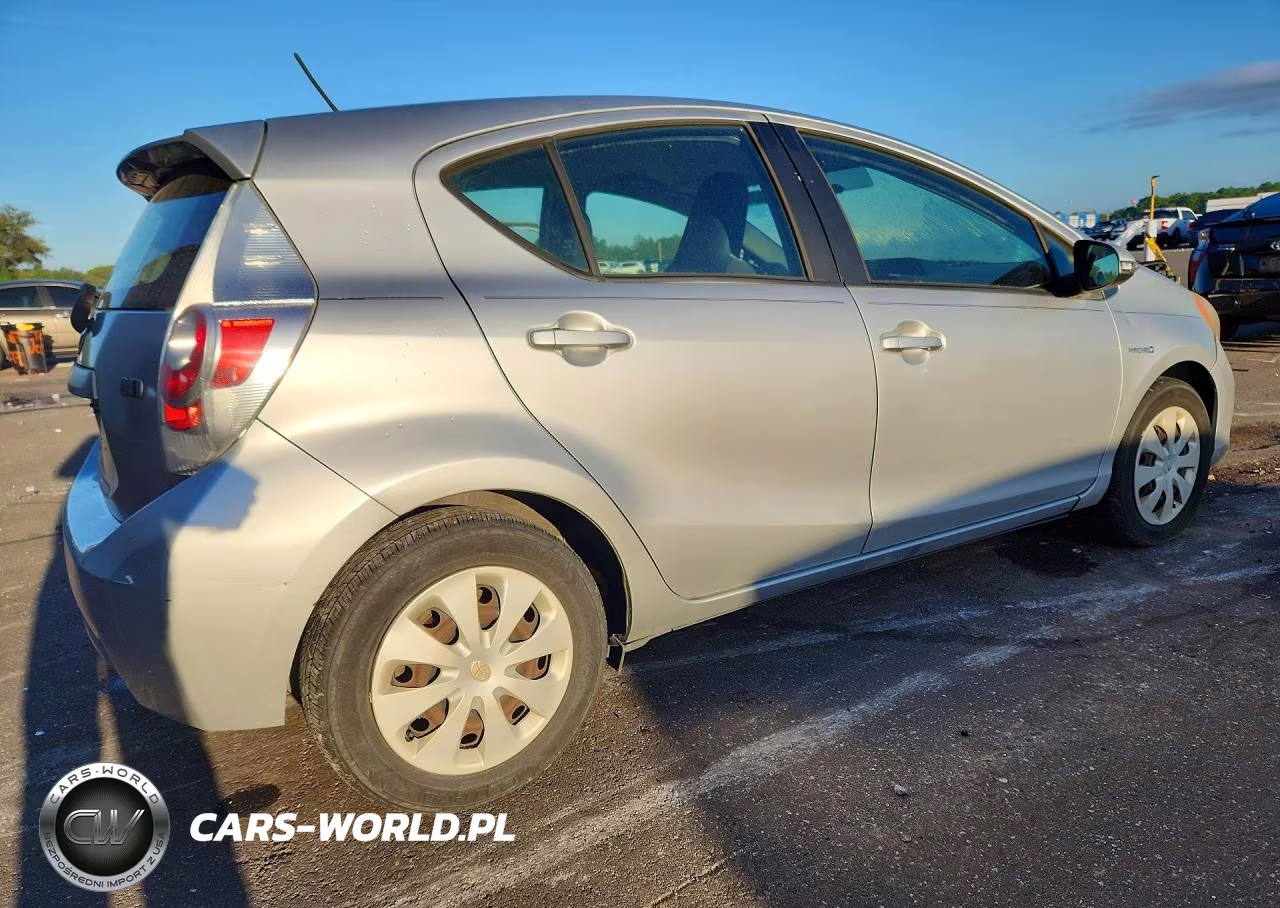 2012 Toyota Prius C One VIN:JTDKDTB33C1010784 - 3