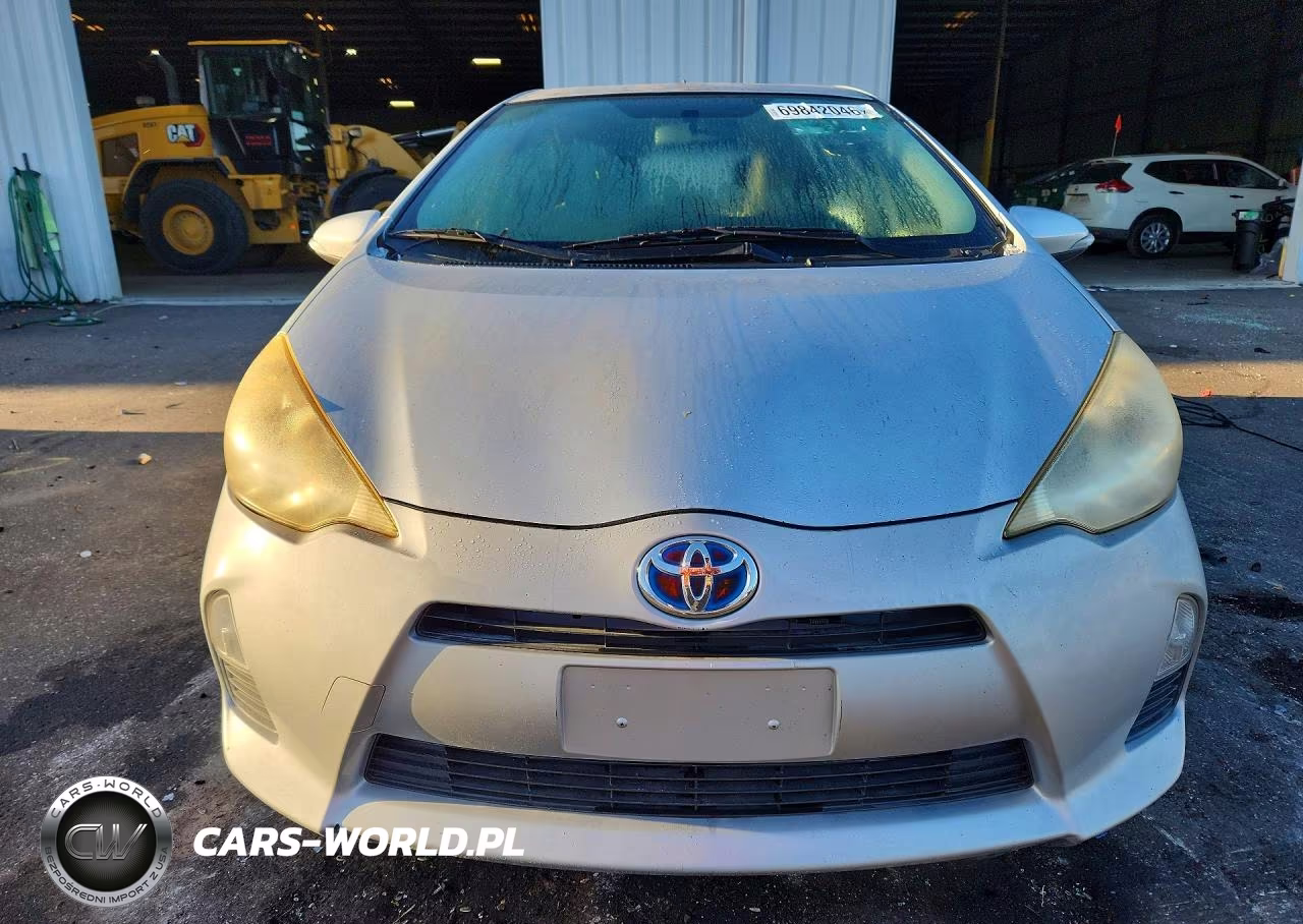 2012 Toyota Prius C One VIN:JTDKDTB33C1010784 - 5