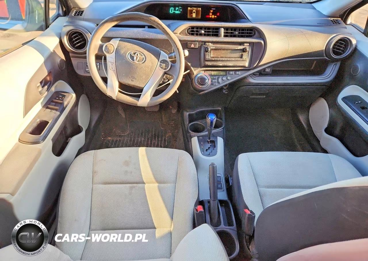 2012 Toyota Prius C One VIN:JTDKDTB33C1010784 - 8