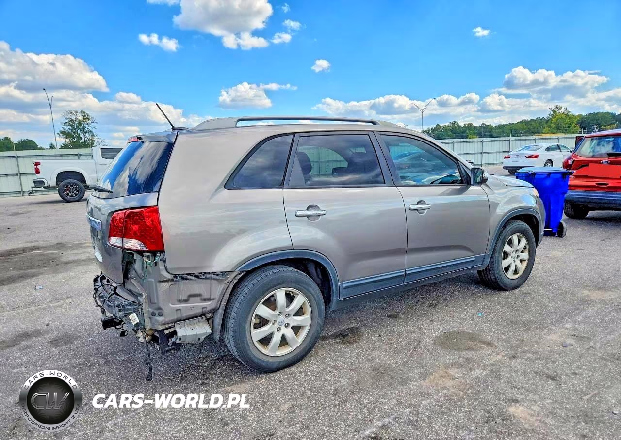 2012 Kia Sorento Lx VIN:5XYKT4A68CG264432 - 3