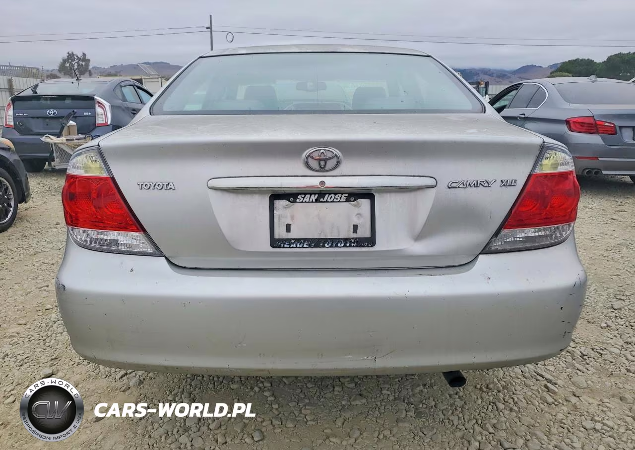 2005 Toyota Camry Xle VIN:4T1BE30K05U527593 - 6