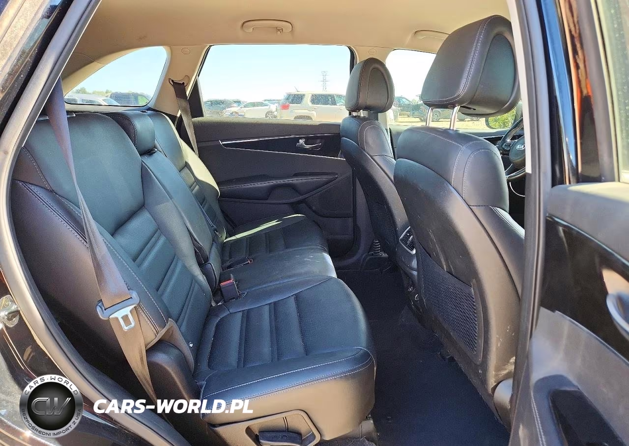 2016 Kia Sorento Ex VIN:5XYPH4A56GG111701 - 11
