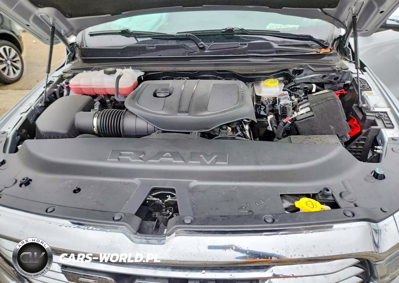 2026 Ram 1500 Laramie VIN:1C6SRFJP1TN362382 - 11