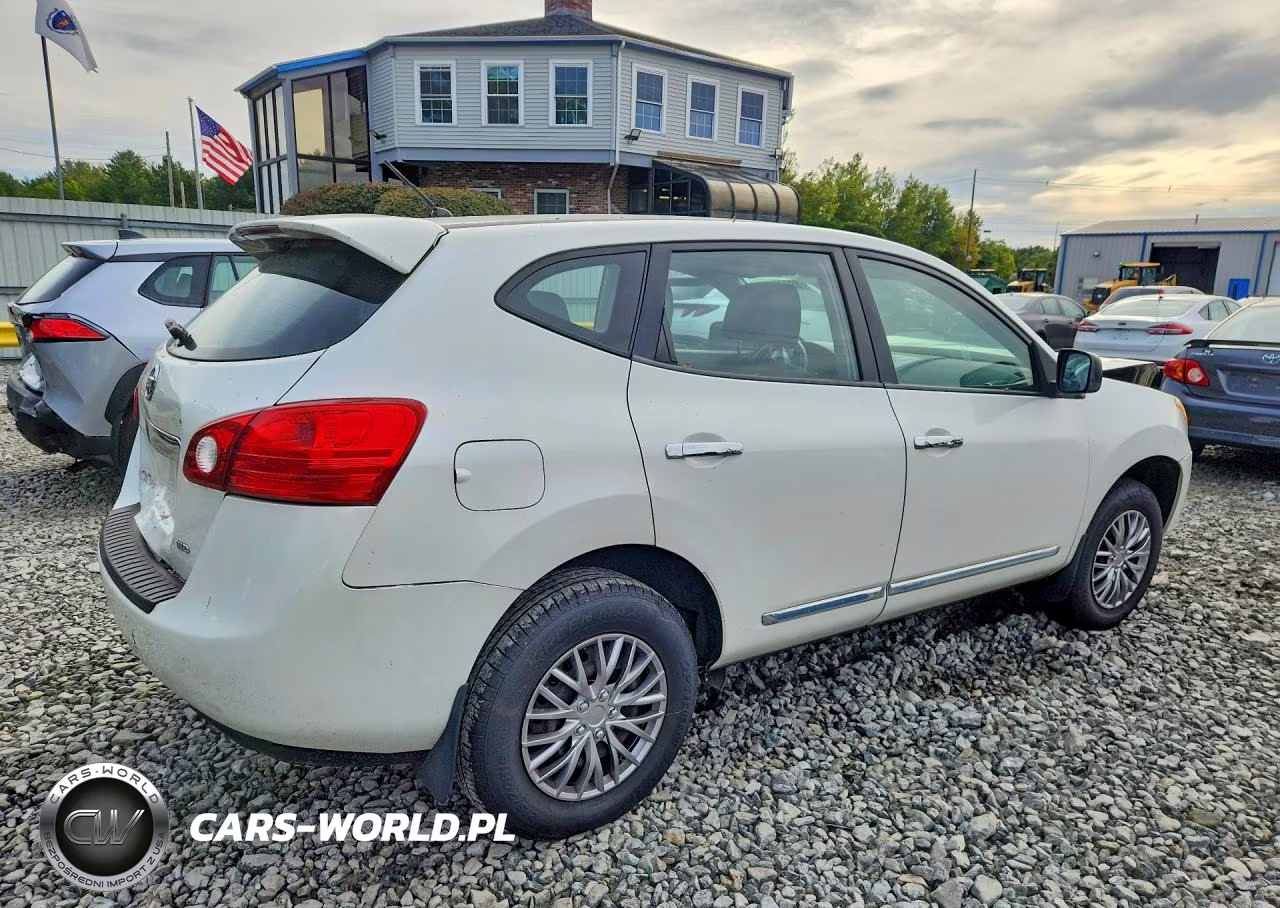 2011 Nissan Rogue S VIN:JN8AS5MV8BW265092 - 3