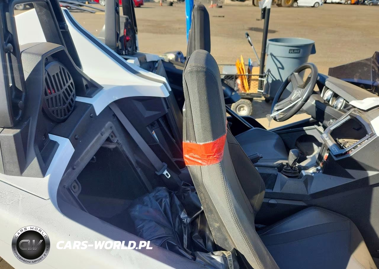 2019 Polaris Slingshot VIN:57XAASFA8K8136207 - 10