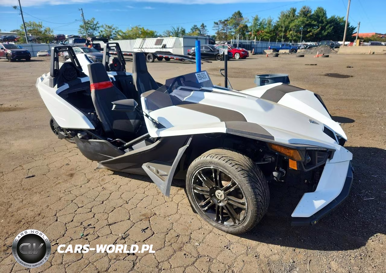 2019 Polaris Slingshot VIN:57XAASFA8K8136207 - 4