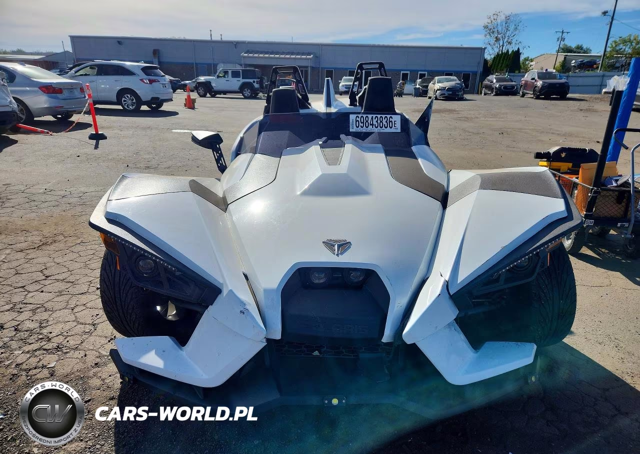 2019 Polaris Slingshot VIN:57XAASFA8K8136207 - 5