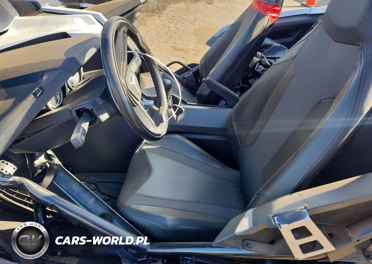 2019 Polaris Slingshot VIN:57XAASFA8K8136207 - 7