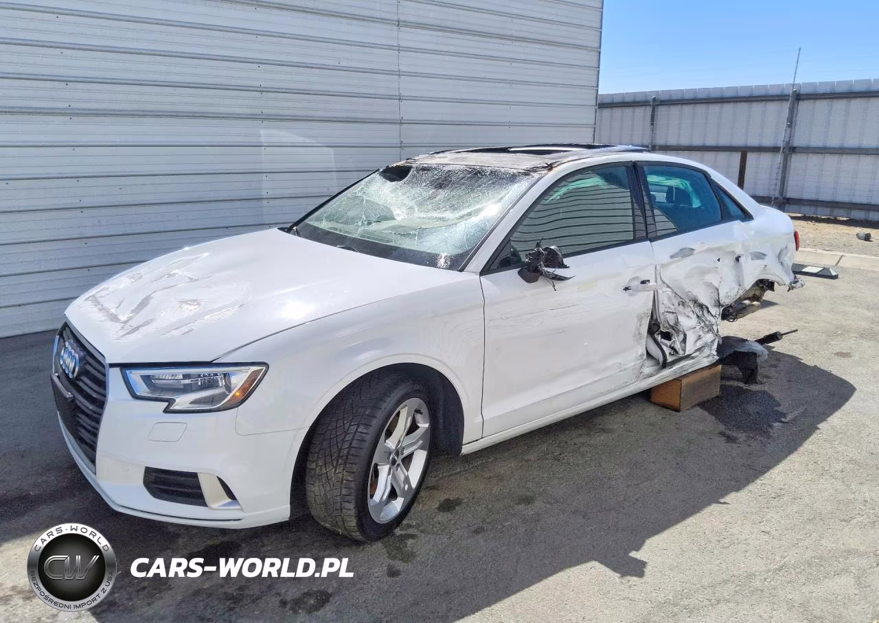 2018 Audi A3 Premium VIN:WAUAUGFF2J1026962 - 1