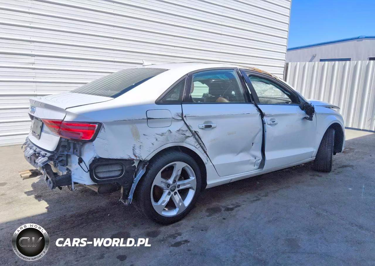 2018 Audi A3 Premium VIN:WAUAUGFF2J1026962 - 3