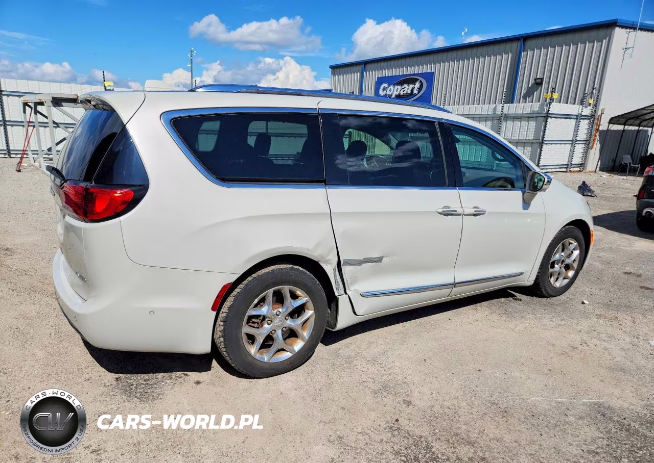 2017 Chrysler Pacifica Limited VIN:2C4RC1GG3HR705481 - 3
