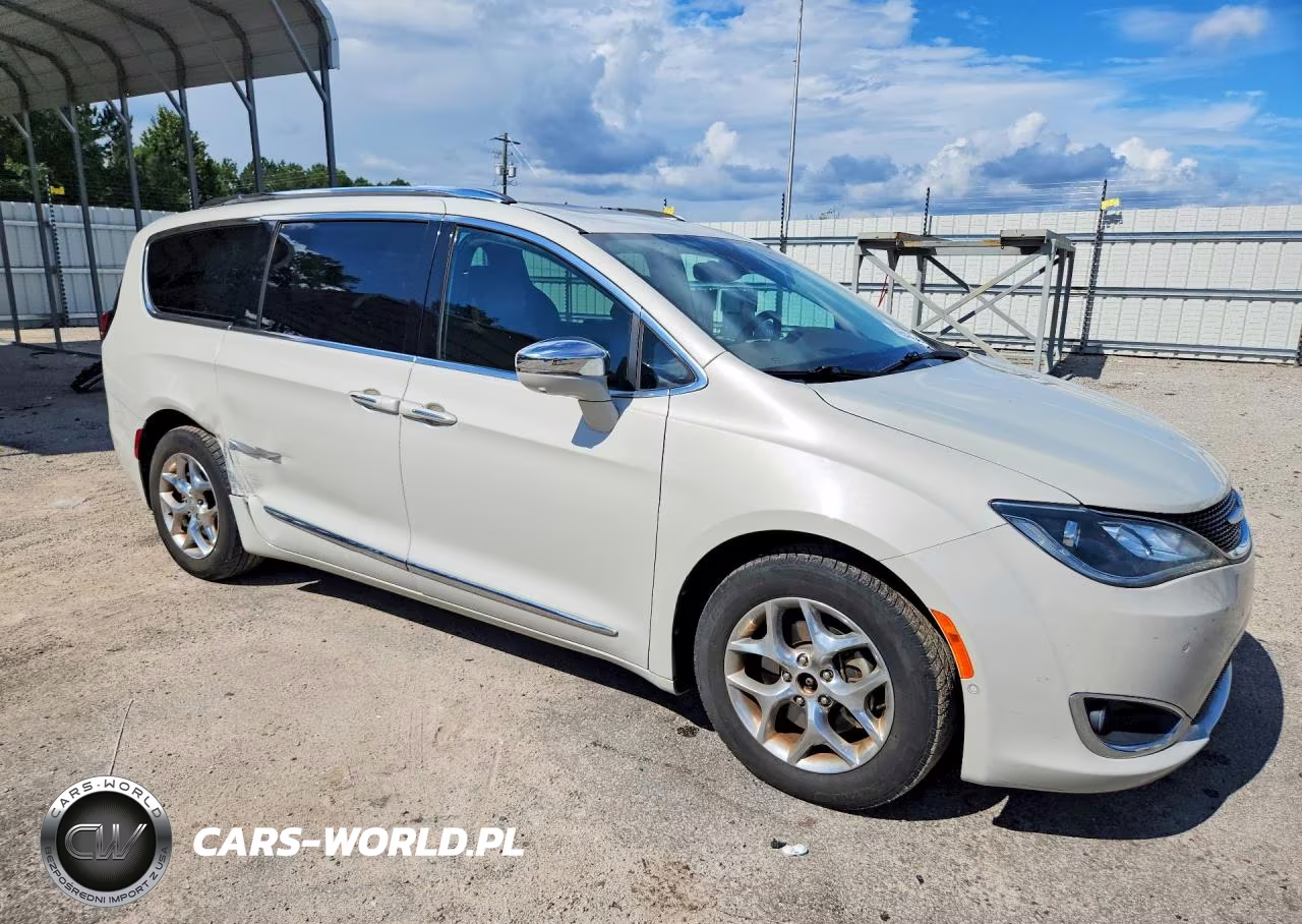 2017 Chrysler Pacifica Limited VIN:2C4RC1GG3HR705481 - 4