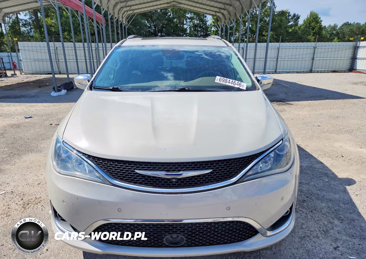2017 Chrysler Pacifica Limited VIN:2C4RC1GG3HR705481 - 5