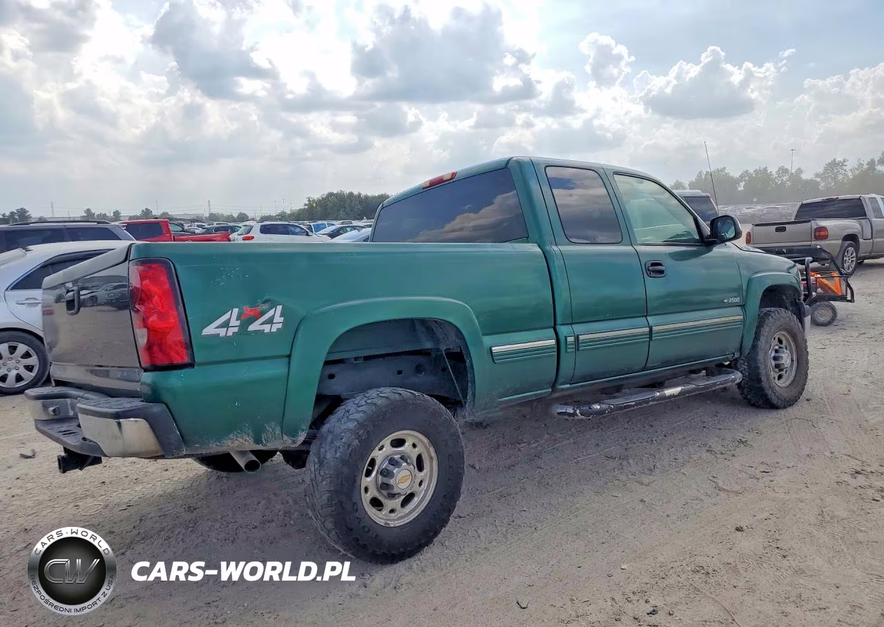 1999 Chevrolet Silverado K2500 VIN:1GCGK29U4XE130919 - 3