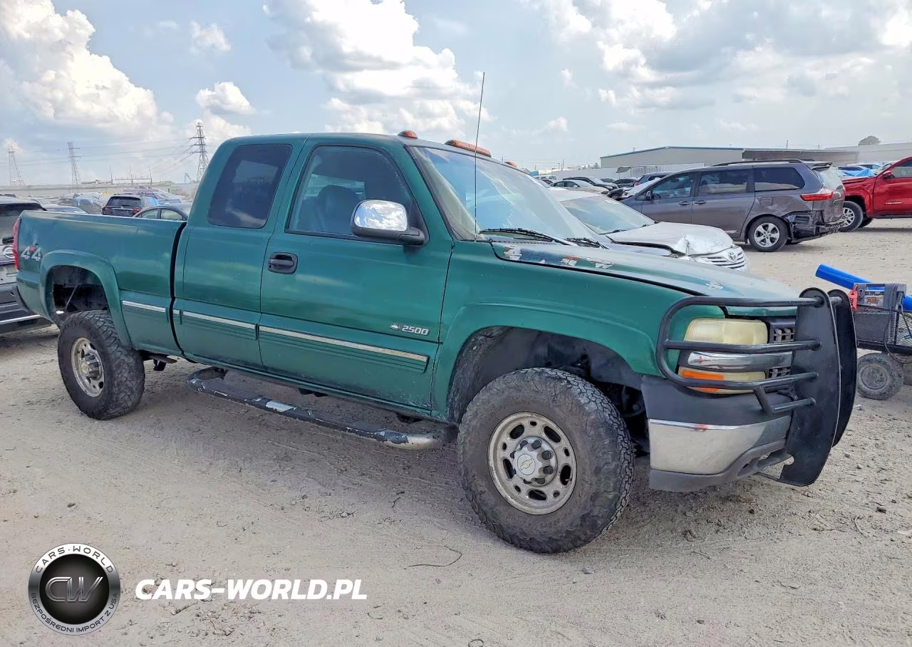 1999 Chevrolet Silverado K2500 VIN:1GCGK29U4XE130919 - 4
