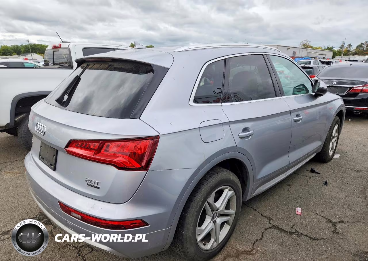 2018 Audi Q5 Premium Plus VIN:WA1BNAFY0J2229324 - 3