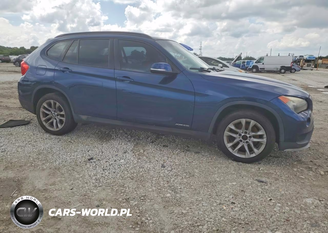 2015 BMW X1 xDrive28I VIN:WBAVL1C55FVY38334 - 4
