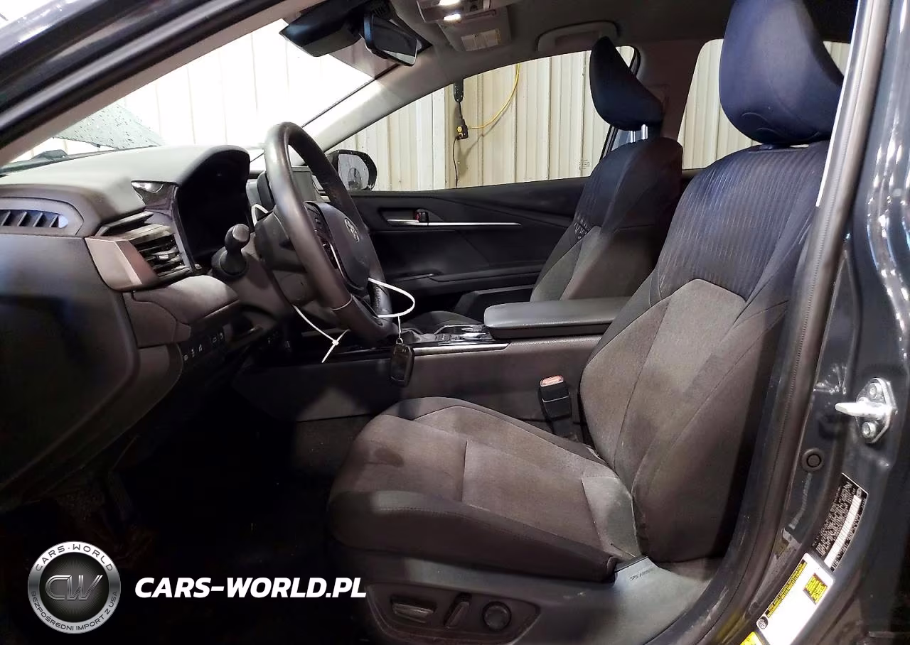 2026 Toyota Camry Le VIN:4T1DBADK8TU550228 - 7