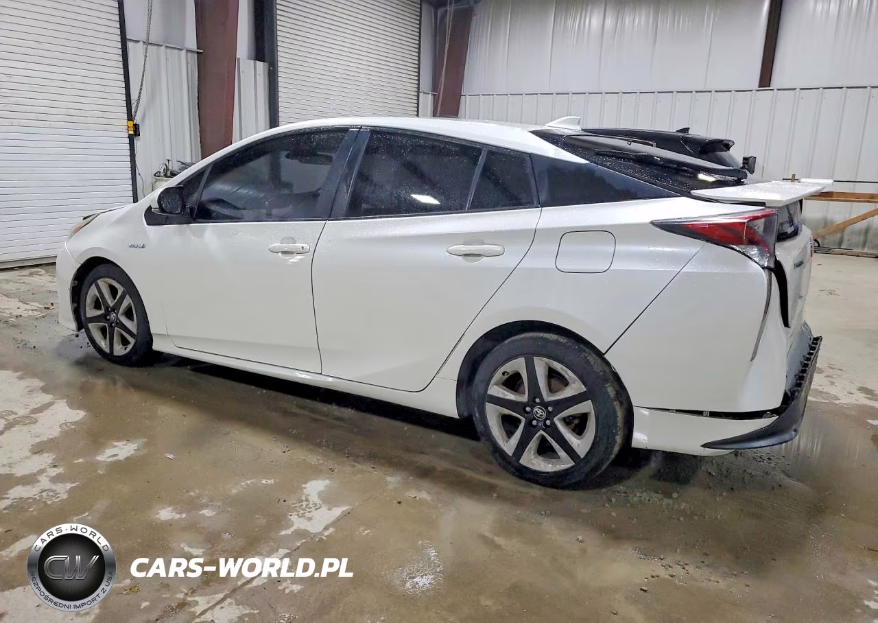 2016 Toyota Prius Three Touring VIN:JTDKARFU1G3520947 - 2