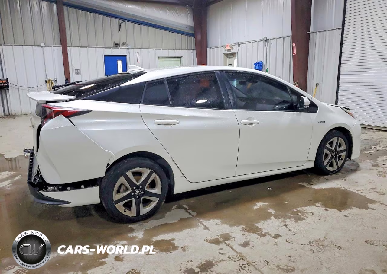 2016 Toyota Prius Three Touring VIN:JTDKARFU1G3520947 - 3