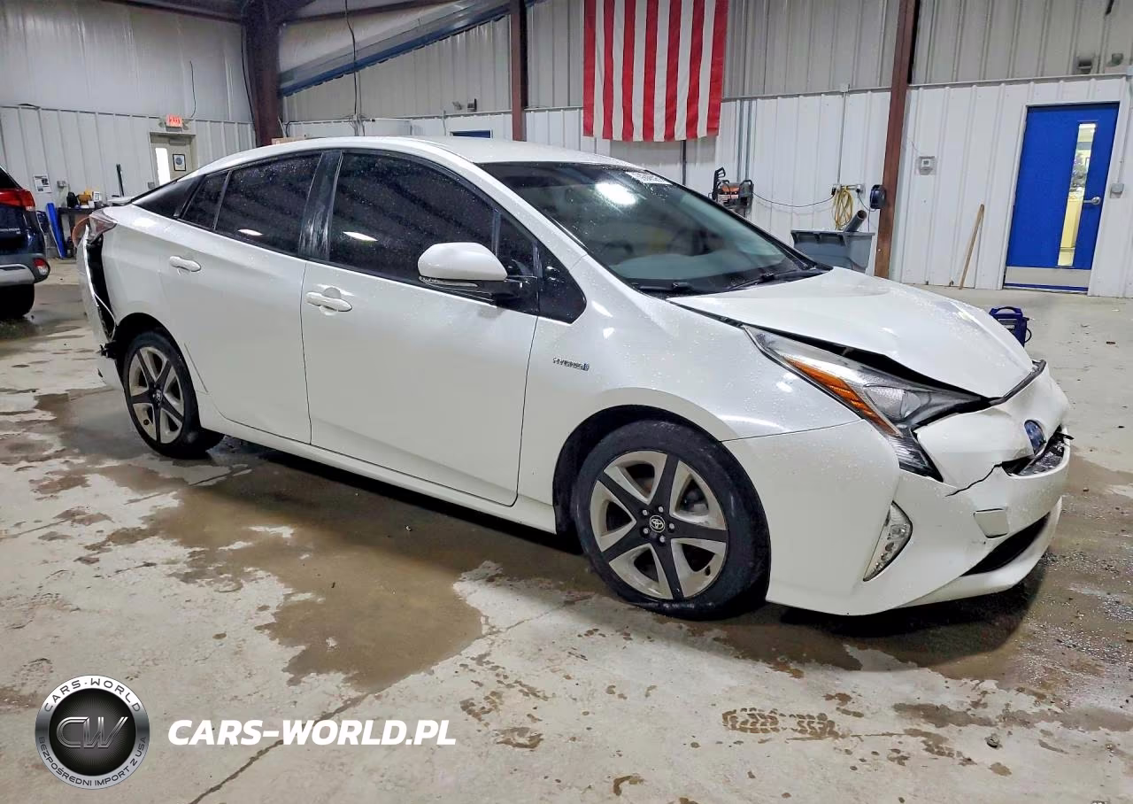 2016 Toyota Prius Three Touring VIN:JTDKARFU1G3520947 - 4