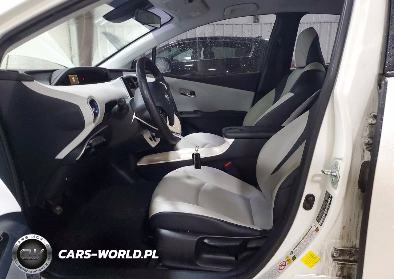 2016 Toyota Prius Three Touring VIN:JTDKARFU1G3520947 - 7