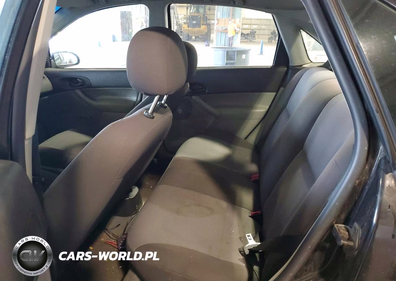 2007 Ford Focus Zx4 VIN:1FAFP34N47W114223 - 10