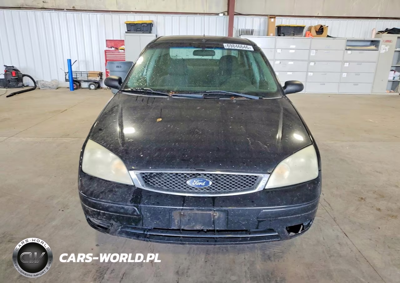 2007 Ford Focus Zx4 VIN:1FAFP34N47W114223 - 5